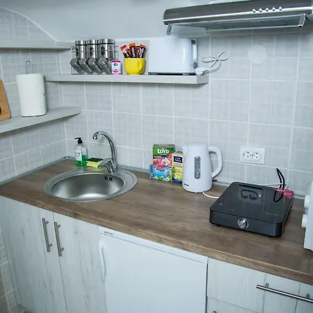 Apartment Studio Teo - Near Everywhere You Want To Be
