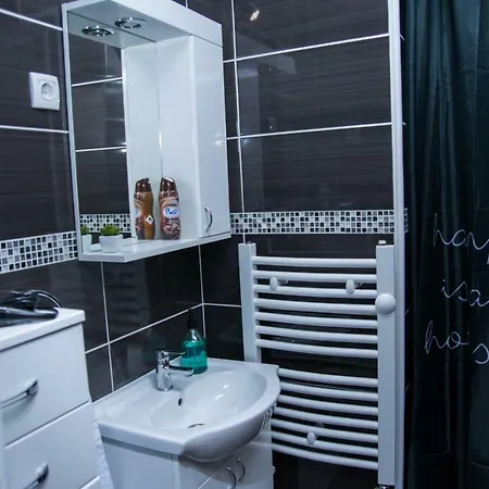 Apartment Studio Teo - Near Everywhere You Want To Be *