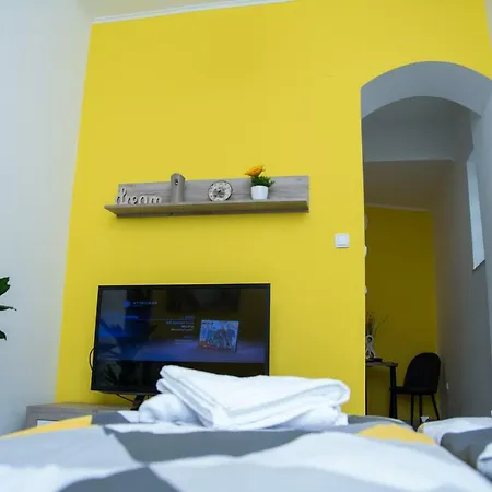 Apartment Studio Teo - Near Everywhere You Want To Be *